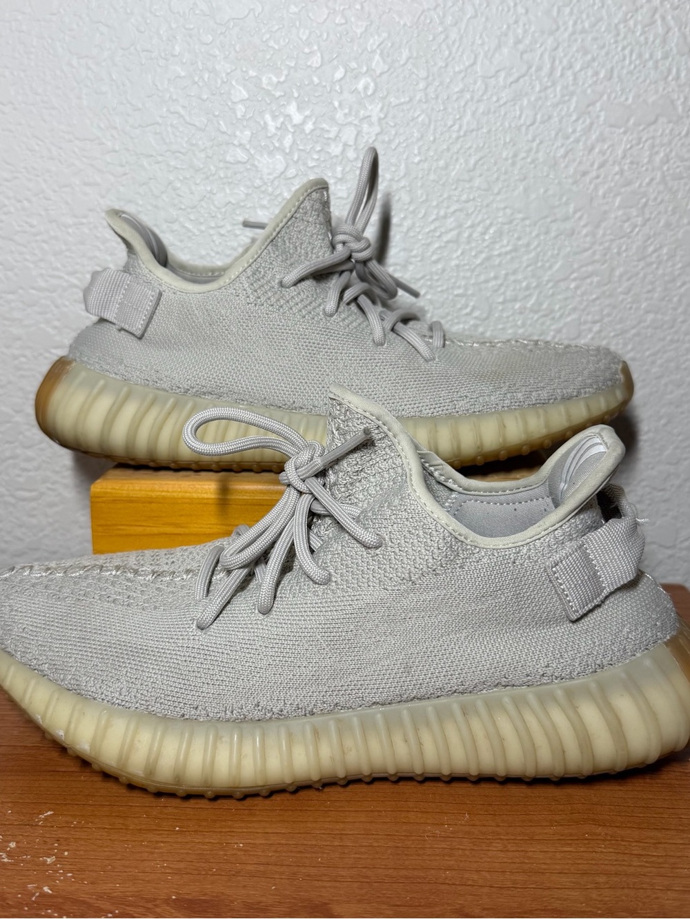 Men’s adidas Yeezy boost 350 V2 sesame shoes size 9